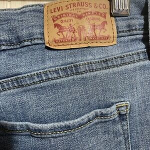 Levis Jean Women sz 32 Classic Bootcut 14M 34x29 Blue Denim Stretch Pants Casual